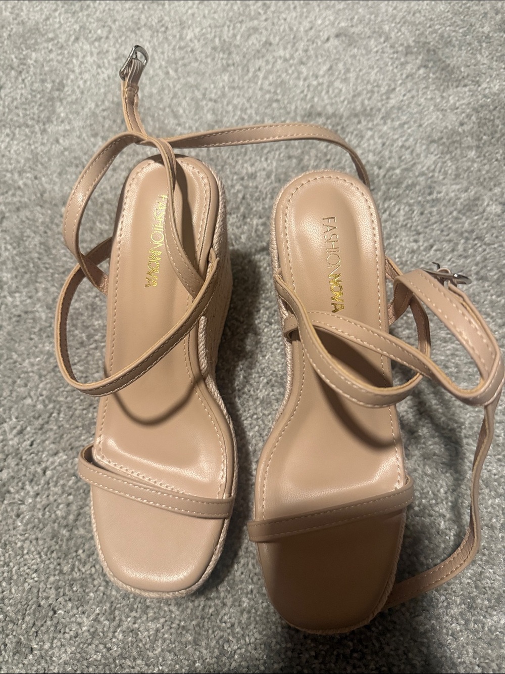 Cream wedges - Picture 2 of 3